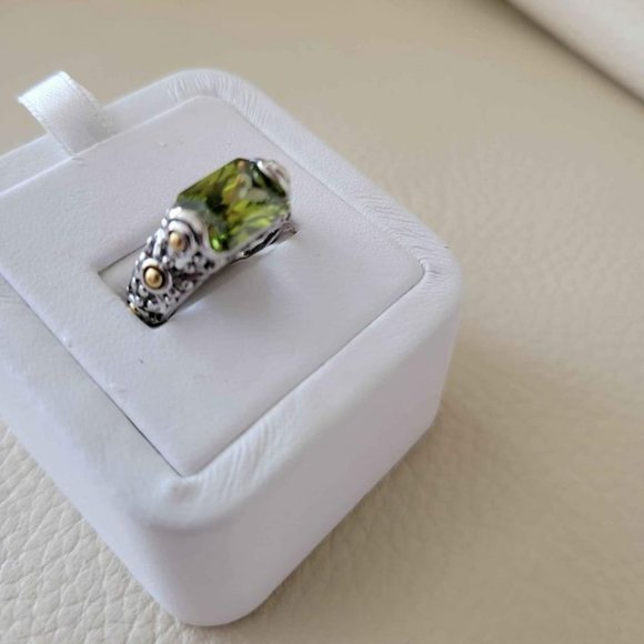 Goregous Balinese style Ring with Baquette cut Olivene Crystal NWT(size 6, 7, 8) - Picture 4 of 4